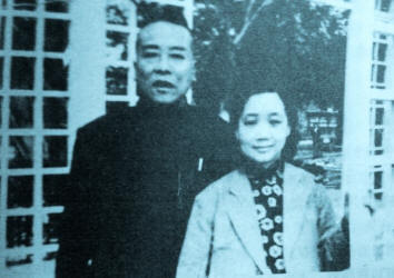 还珠楼主与妻子，1954